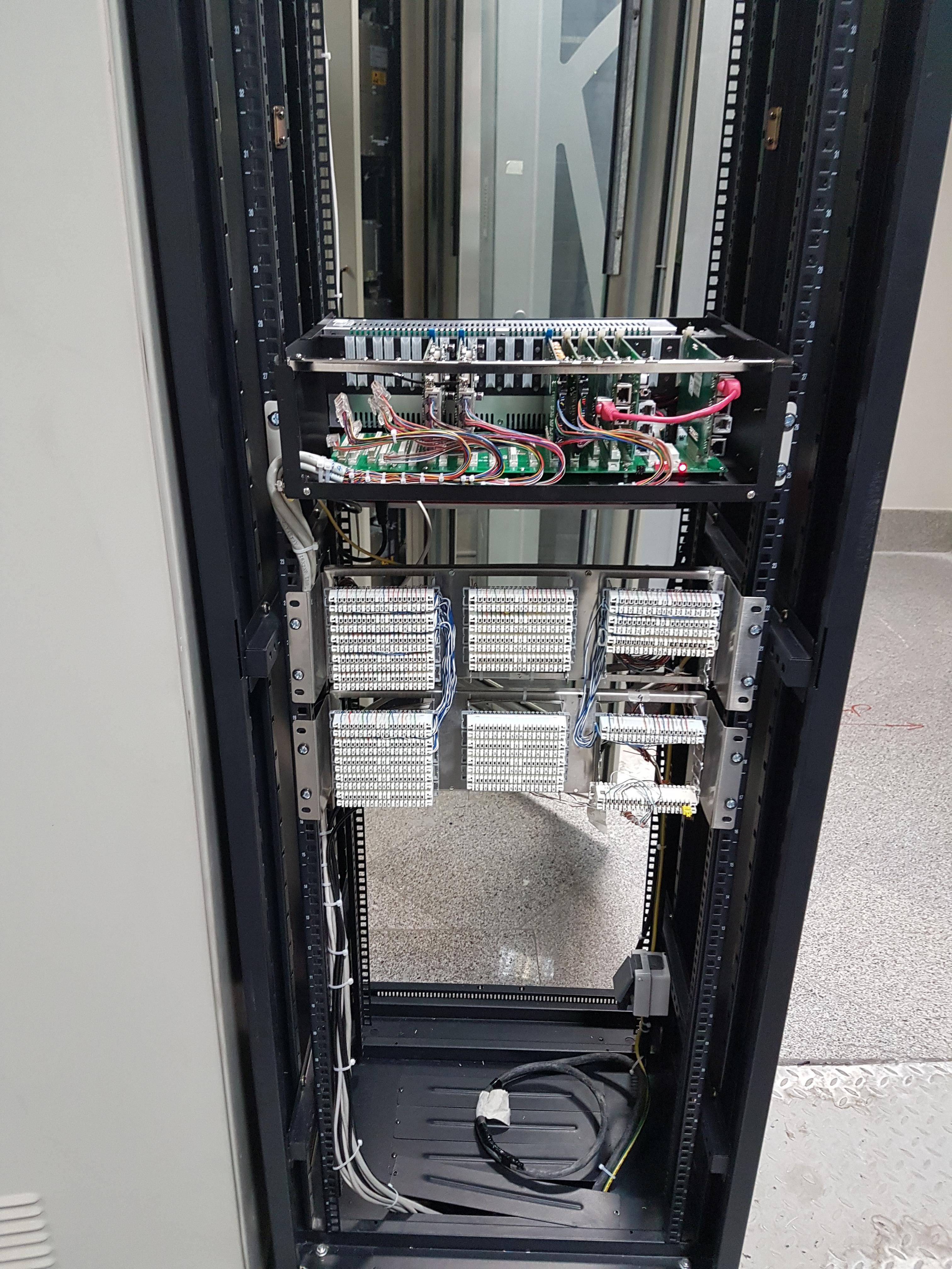    مرکز تلفن Hybrex/GDS مدل MMD160 نصب در رک (Rack Mount) 