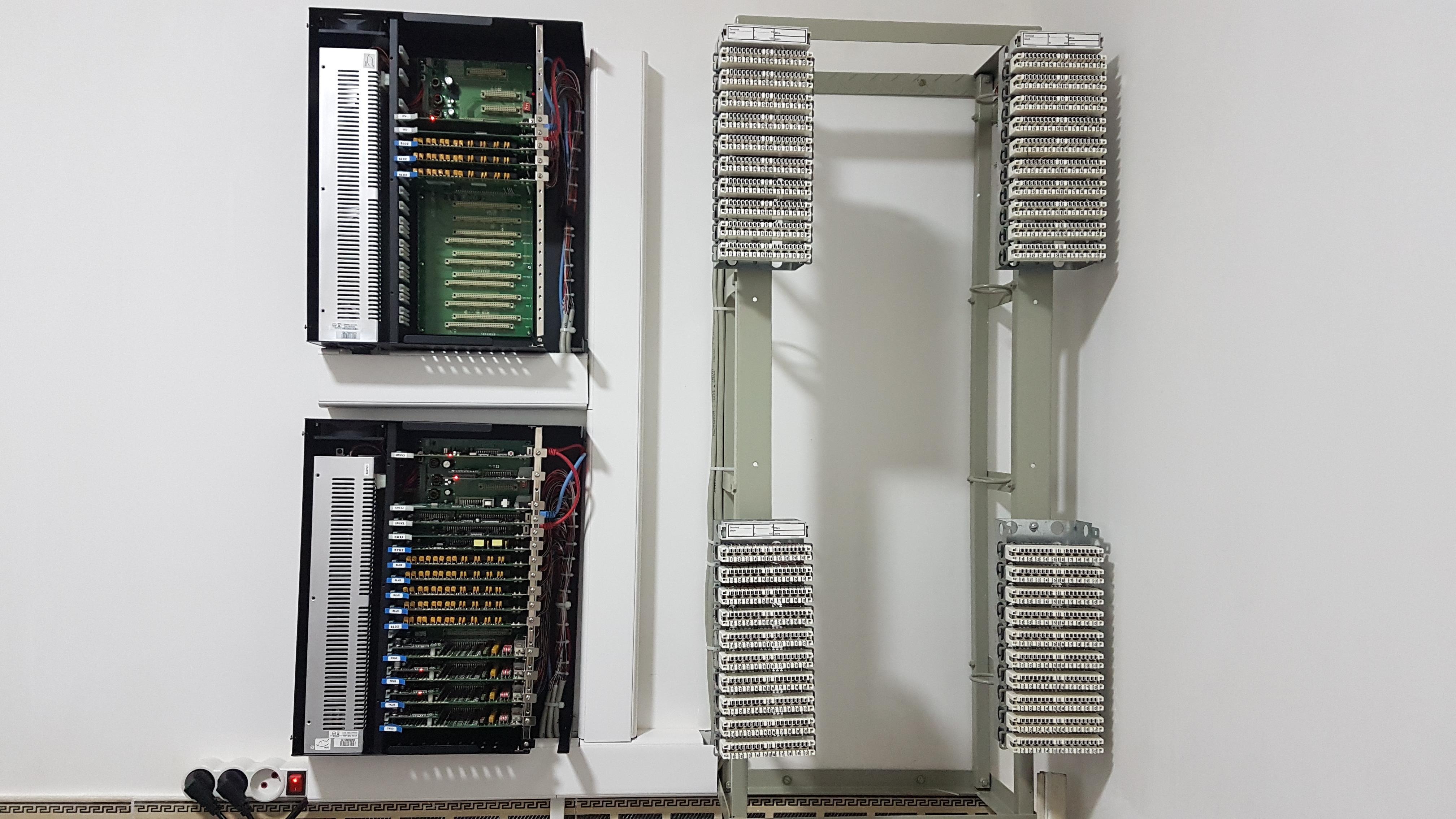  مرکز تلفن Hybrex/GDS مدل MMD160 با 1 شلف توسعه EMD80 نصب دیواری (Wall Mount)   